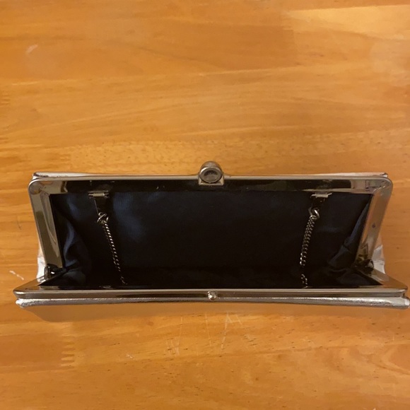 Shiny Silver Clutch Purse Vintage - Picture 7 of 9